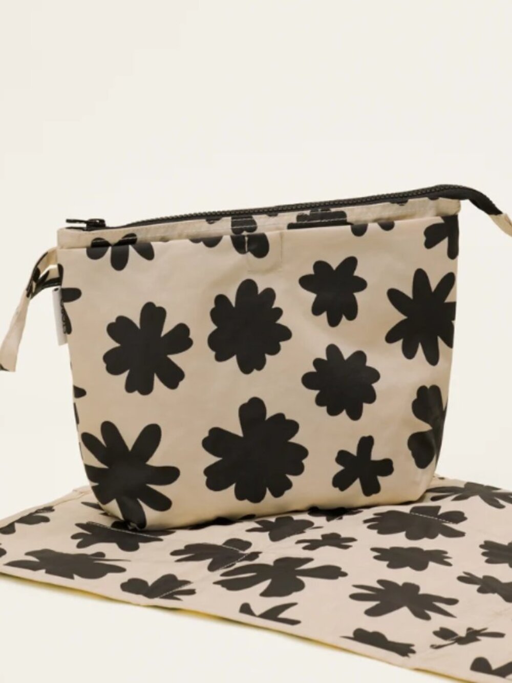 Kindred Bravely/Storq Quick Change Kit Bag